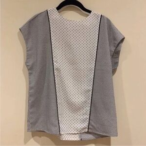 Black and White Dot Patterned Express Short Sleeve Blouse [Extra Small / XS]